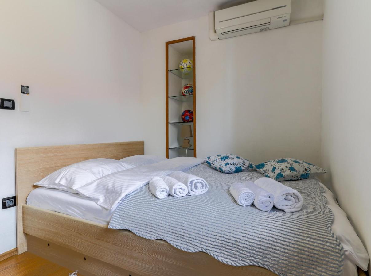 City Center 3 Bedroom Apartment Vrsar Exterior photo